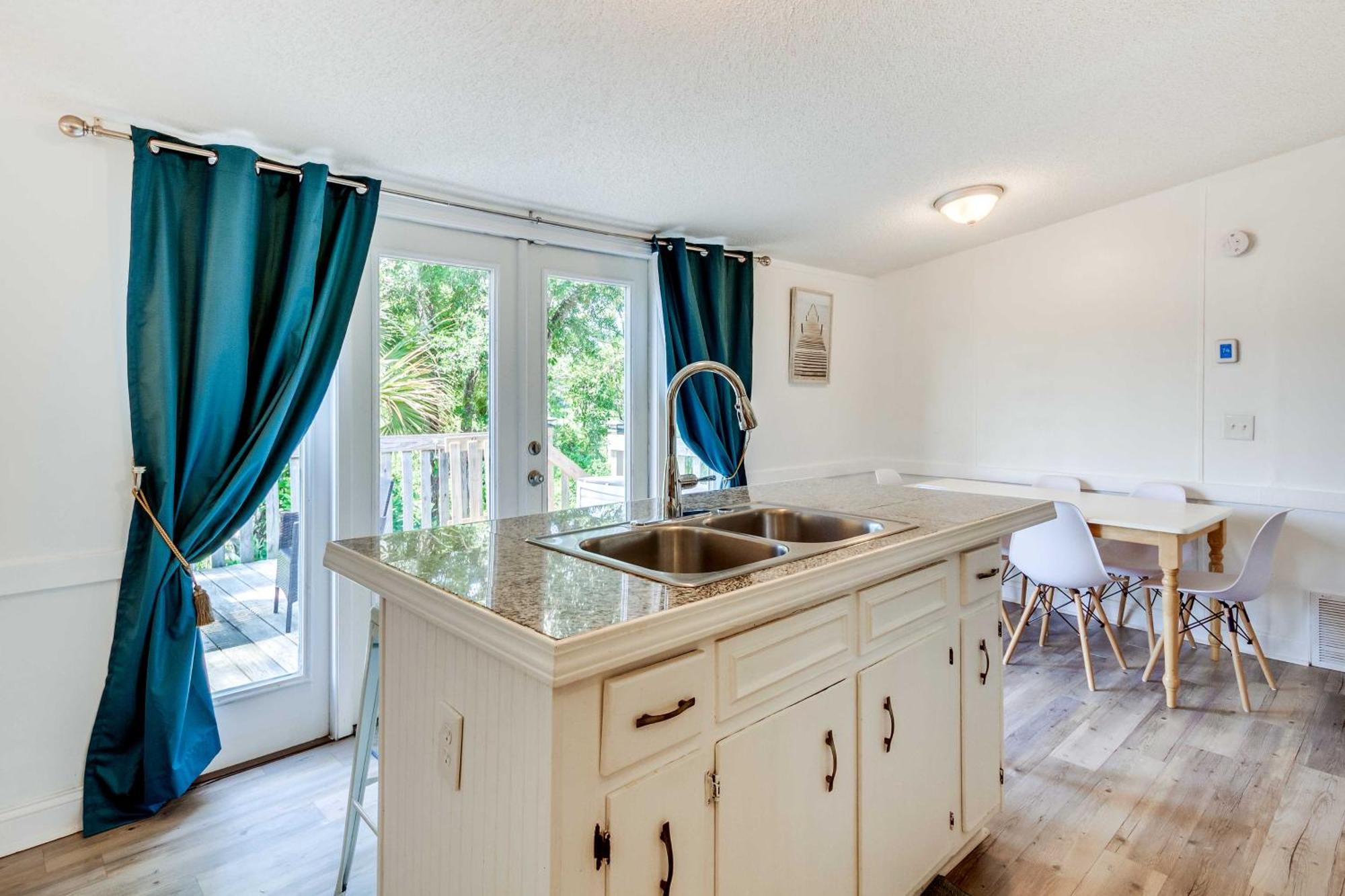 Stunning Pensacola Home, 8 Mi To Downtown! Exterior photo